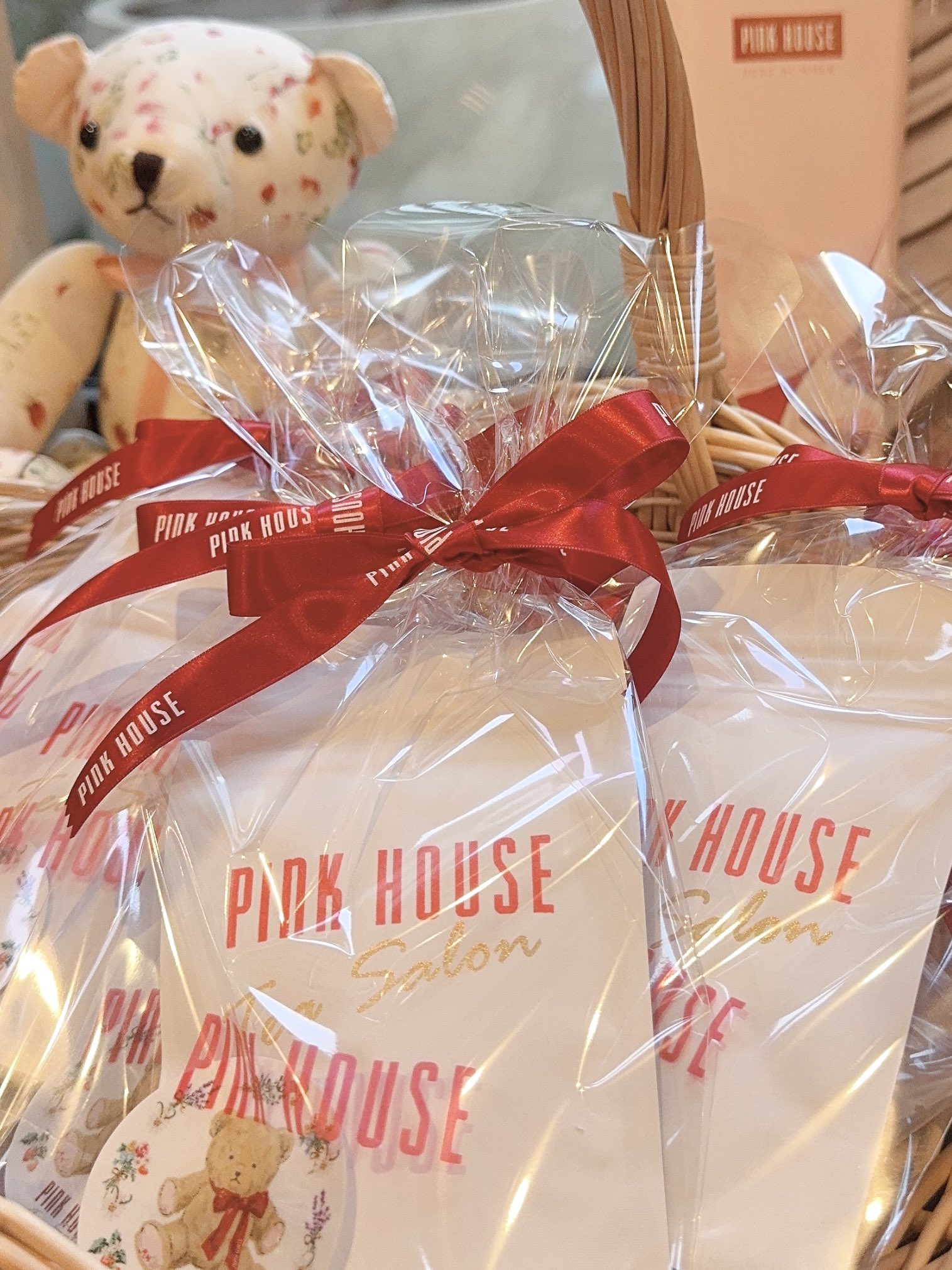 PINK HOUSE (@pinkhouse_staff) / X