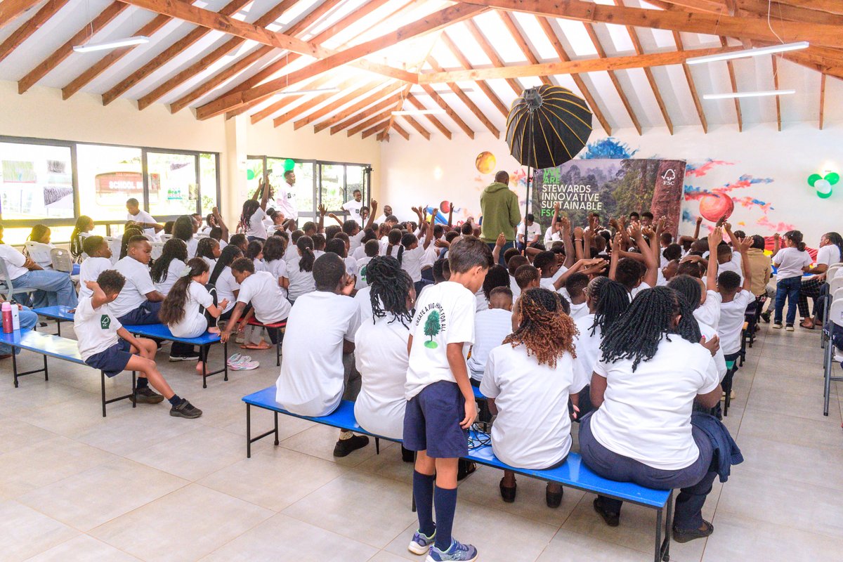 FSC_EA's tweet image. 🌍 Forest Week – Day 1 Recap 🌳
The FSC Little Forest Stewards kicked off with pledges, eco-art, a mini gallery &amp;amp; a Books for Forests drive — proving small steps by children today can grow into lasting change.
#FSCForestWeek #LittleForestStewards #FSCEasternAfrica