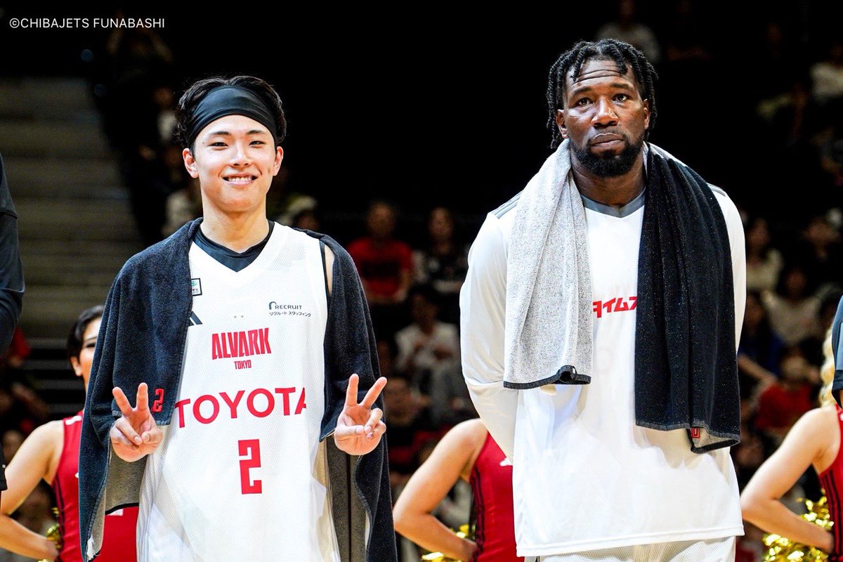 1試合目終了後のセレモニーにて #ジャンボくん の撮影のために