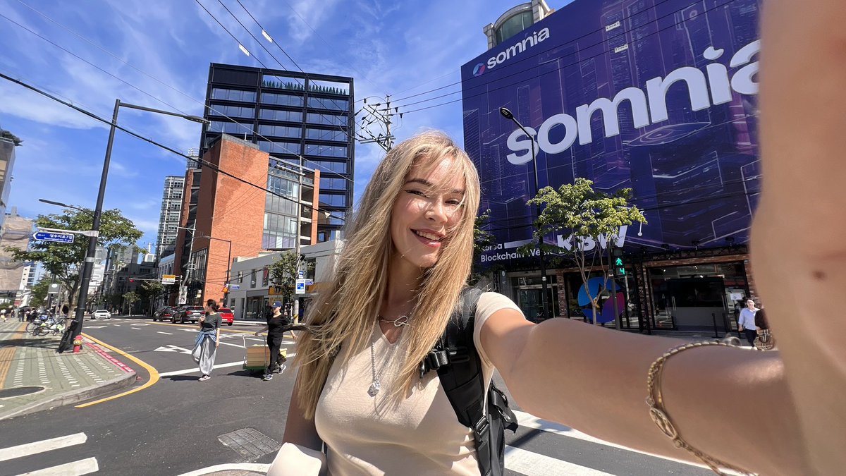 nika.somi tweet media