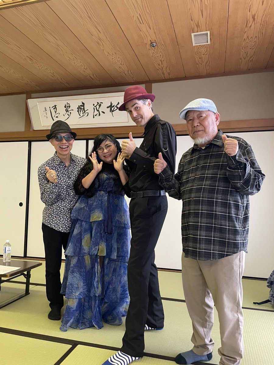 jacobkoller's tweet image. 和歌山で徳永延夫さんと久しぶりにコラボができめちゃ楽しんでいます!新しい友達(ボーカルの平川美香さんとドラマーの木村優一郎さん)とこれからコラボします。頑張ります♪