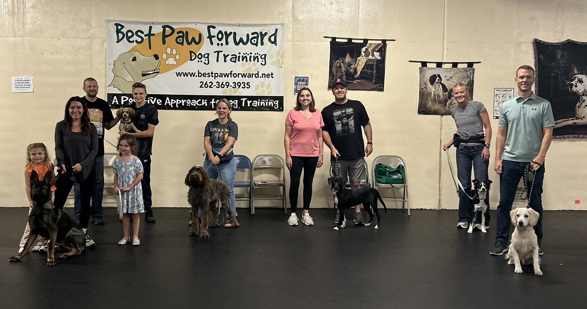 bestpawforwardw's tweet image. Congrats #BasicManners grads! You taught your dogs basic cues as well as exercises to build focus, attention and impulse control. Through the training and time spent with your dogs, you strengthened your relationships and had fun! #GradPhotos #Dogs #RewardBasedTraining