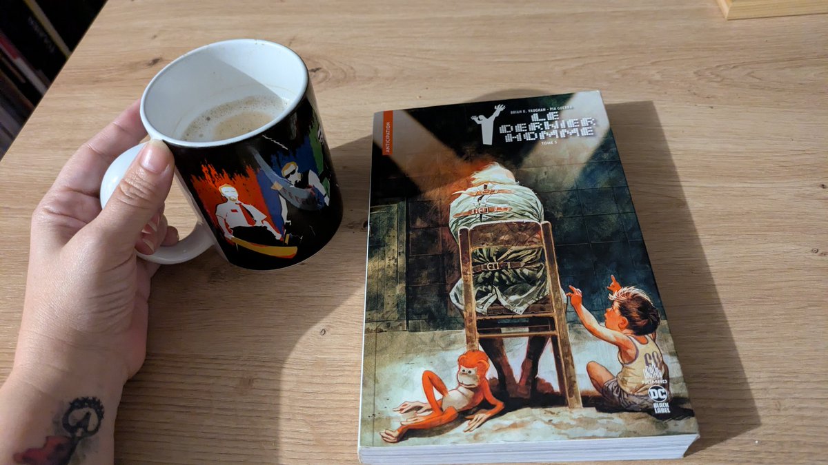 Bonjour ☕
J'ai peut-être trouvé un nouveau job.
Je vais tout à l'heure faire un nouveau tatouage.
But first, coffee.
Et lecture.