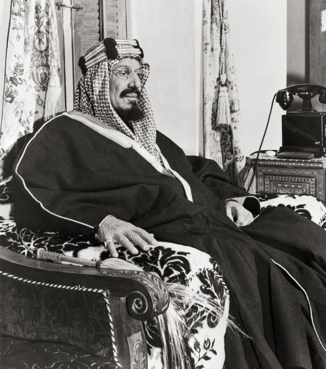 23 سبتمبر | 
95 عامًا من الأمن والأمان و المجد والعطاء
نَفخَرُ بوَطَنِ العِزِّ، ونَمضي بثِقةٍ نحو مُستقبَلٍ مُشرِق

اسال الله ان يديم علينا نعمة الامن والامان🇸🇦💚