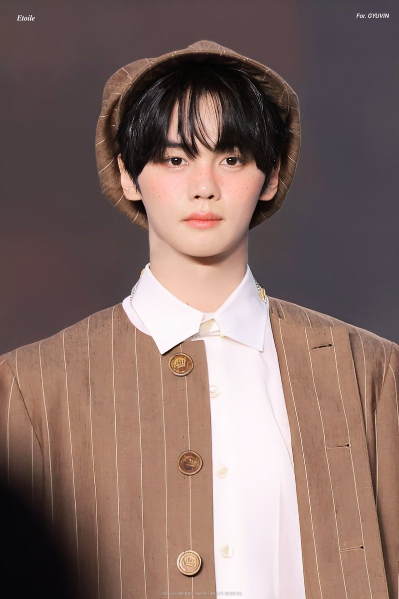 250922
🍞🥖
#김규빈 #KIMGYUVIN #ギュビン 
#제로베이스원 #ZEROBASEONE #ZB1