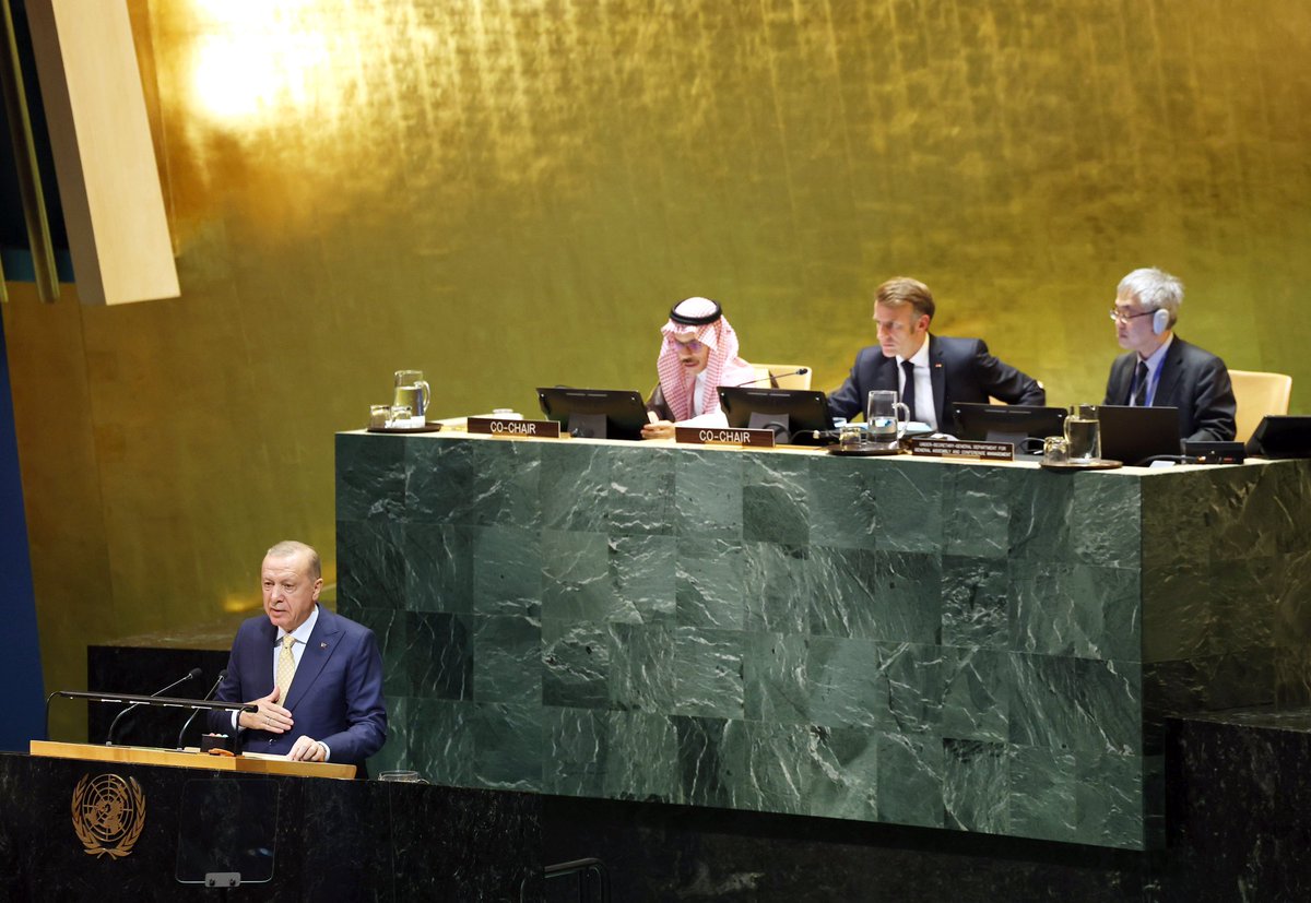 <a href="/RTErdogan/">Recep Tayyip Erdoğan</a> Cumhurbaşkanı Erdoğan, 

Biz Türkiye olarak 1967 sınırları temelinde, başkenti Doğu Kudüs olan, coğrafi bütünlüğü haiz Filistin devleti vücut bulana kadar mücadeleye azimle devam edeceğiz