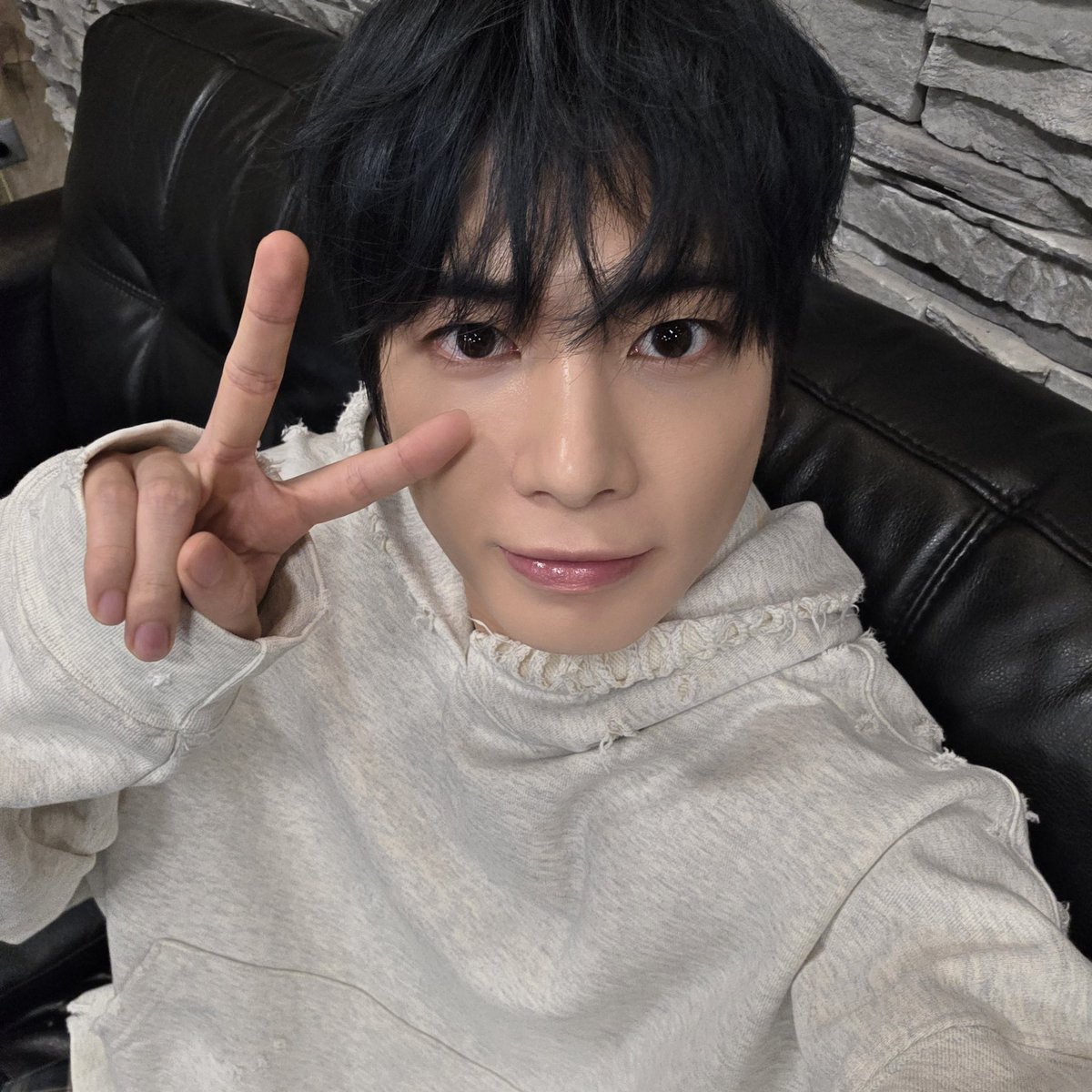 ㅋㅋㅋㅋㅋㅋ차카니표정에 브이하고 머리볶고 모에소메까지 다담은 커요미셀카보내주셨다~