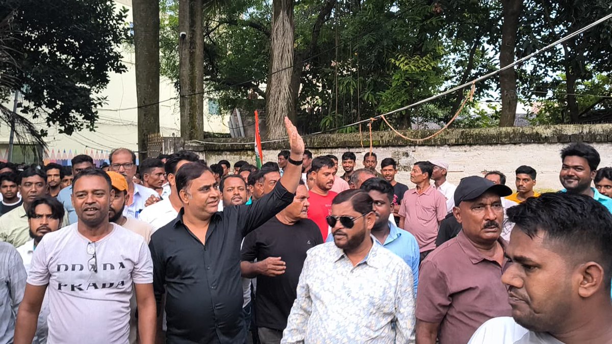 MdSimonAITC's tweet photo. ৬৯ নং #ভরতপুর বিধানসভার রবিনহুড #মুস্তাফিজুর_রহমান #সুমন ভাইয়ের উক্তি ।।

"পশ্চিমবাংলার অগ্নিকন্যা #মমতা_বন্দ্যোপাধ্যায় এবং দেশনেতা সবুজ স���নাপতি #অভিষেক_ব্যানার্জী -এর তৃণমূল দলটা করার জন্য কর্মী পদই যথেষ্ট ।"সালার https://t.co/Z96jUFpVQ9