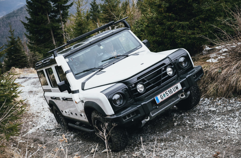 いつからオフロード車は軟弱になったのか？そう嘆いた英国の大富豪ジム・ラトクリフ卿は、自らクルマを作ってしまった。それが「イネオス・グレナディア」だ。「道具としてのクルマ」を取り戻すことが目的である。therakejapan.com/special/gettin…