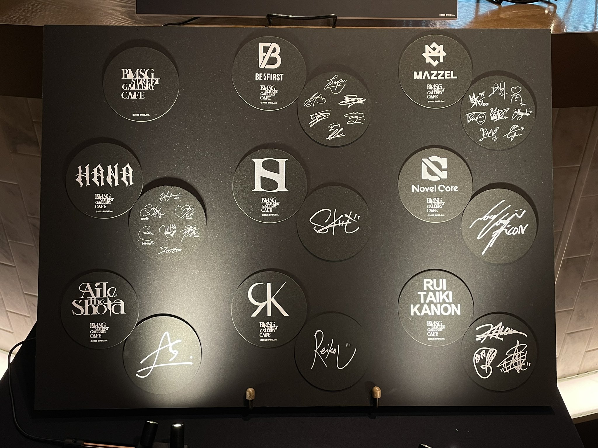 BMSG GALLERY CAFE サイン入りコースター HANA
