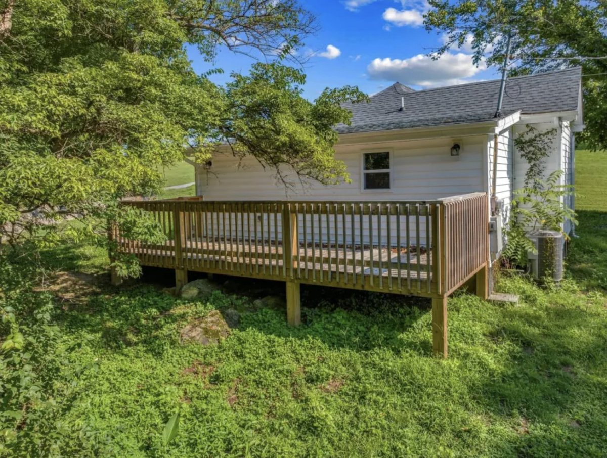 oldhouseunder50's tweet image. c.1939 #Tennessee #TinyHome For Sale #Reduced to $150K. oldhousesunder50k.com/c-1939-tenness…