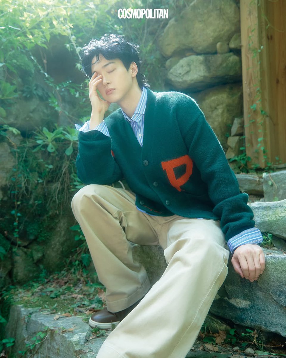 Repost from <a href="/dongyoon_0712/">🌼 장동글 🌼</a>

🫧🕯️
@cosmopolitankorea 
@poloralphlauren