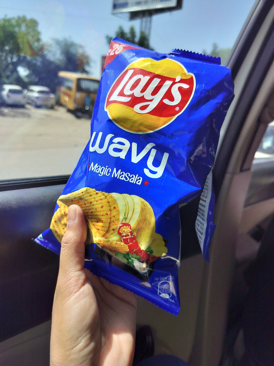 rawatgirl123's tweet image. I'm back 😄 🔙 
Yeh wale kha loge ya cream onion lau 👋