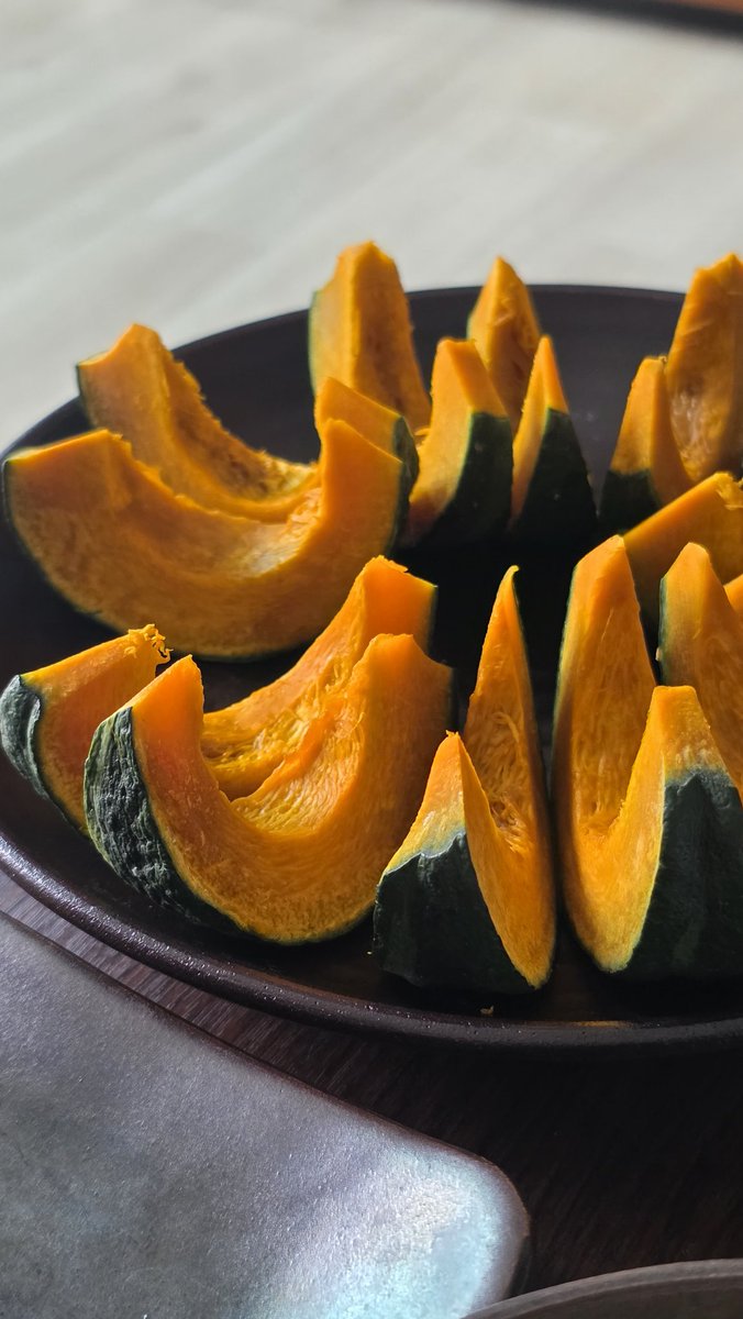 본가엄마한상... 😍 단호박이 너무 아름다웠슨...