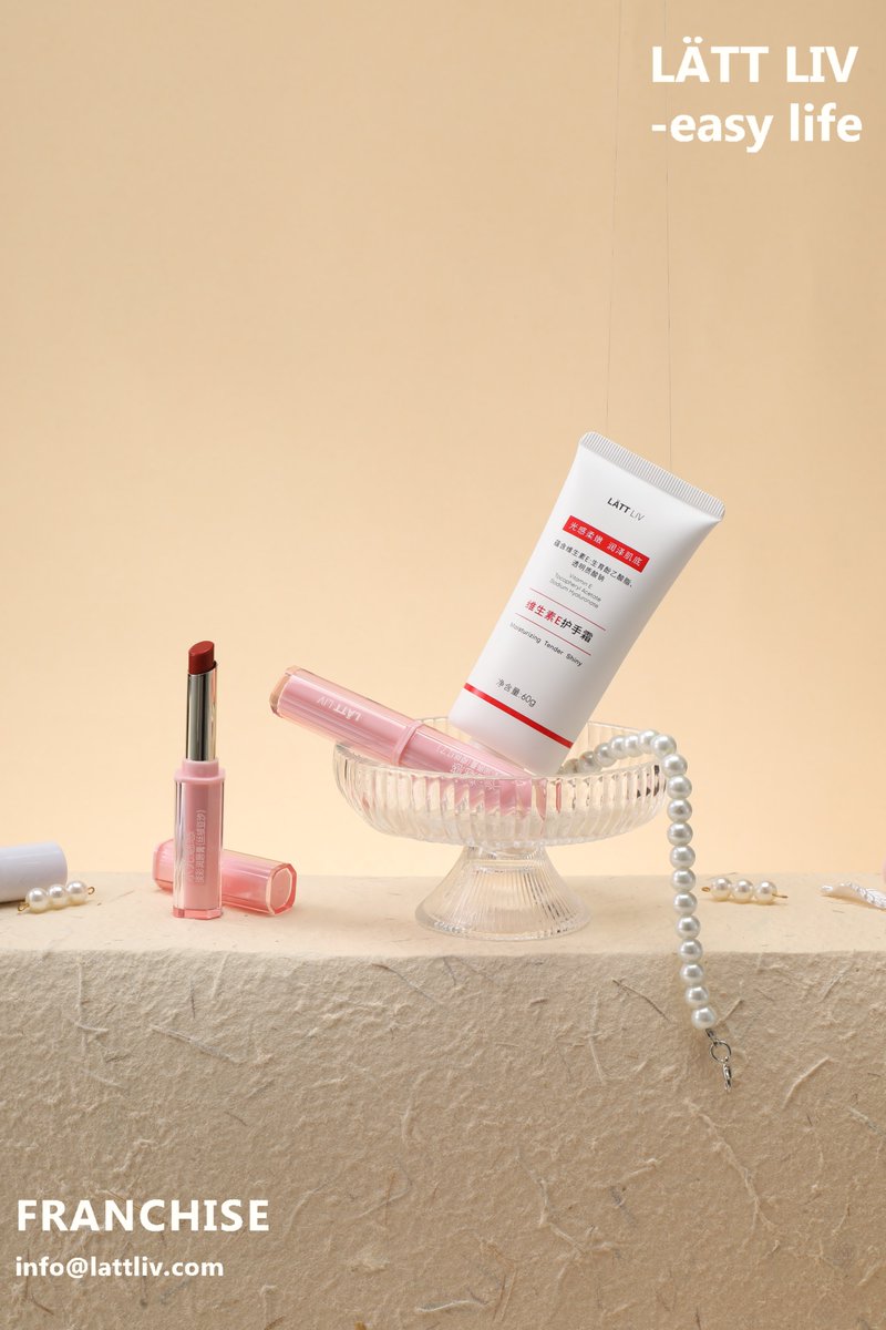 lattlivintl's tweet image. Are your hands feeling dry as the Sahara desert and your lips as chapped as a prune? Say no more! Hand cream and lip balm to the rescue! Keep those skin soft and smooth, all day, every day.#franchise #retail #lattliv