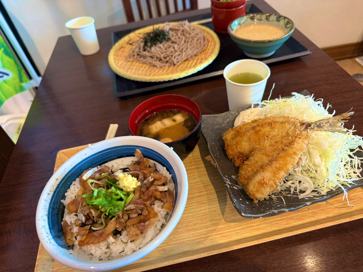 Blue_Model3's tweet image. 遠州森町SCの記念ストールで充電🔋
非関税障壁だろこんなん…チャデモ協議会訴えてやれ😡😡
あじあじ定食をいただいて移動💨