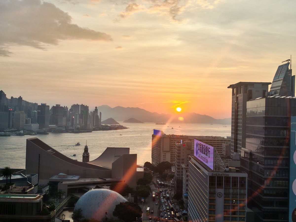 bhavis's tweet image. Hong Kong getting ready for the Super Typhoon #Ragasa