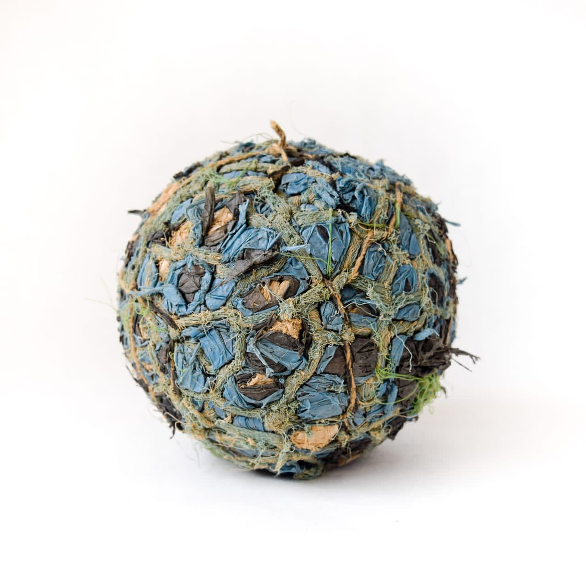 Tubwire itegeko wibuka ryakurikizwaga n'abakinnyi bakinaga umupira umeze uku?¿??👇👇👇