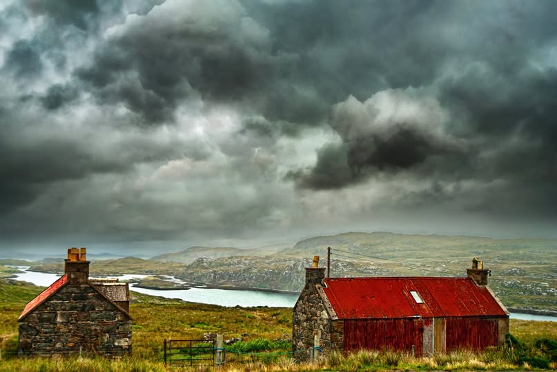 The drama of #Scottish weather.
Great 📷: Mik Coia
#Scotland #ScottishBanner #LoveScotland #BeautifulScotland #VisitScotland #ScotlandIsCalling #BestWeeCountry #VisitScotland