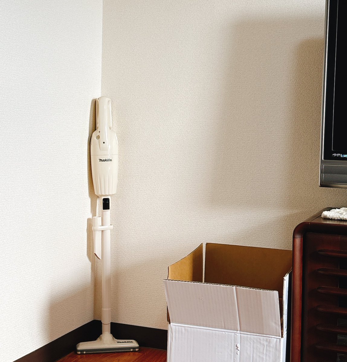 引っ越し荷造り中…！
全然進まない…週末までに全部家具がなくなってる想像がつかないw