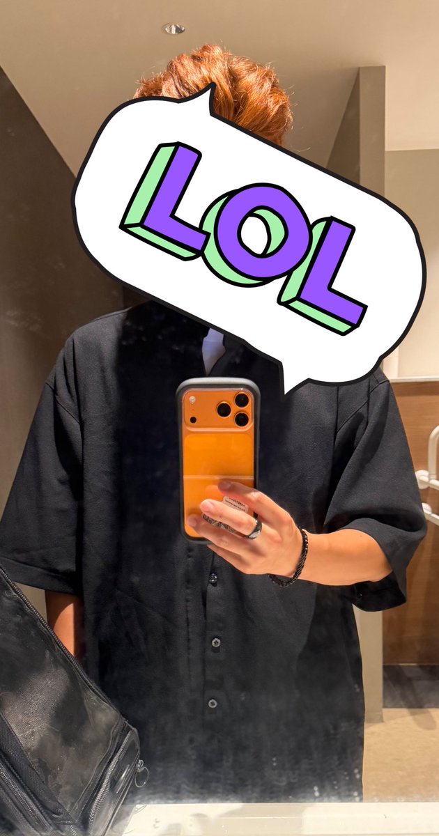 新しくiPhone17ProMax買いシルバーが来る予定やったけどオレンジ