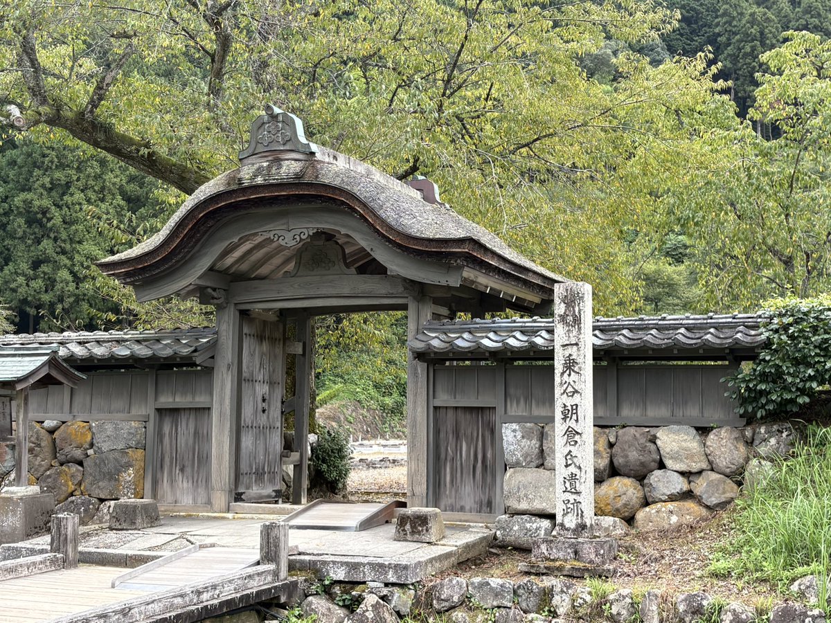 藤田西洋、【コンベント（僧院）とオレオ（穀物倉）のある朝の風景】 藤田西洋、【コンベント（僧院）とオレオ（穀物倉）のある朝の