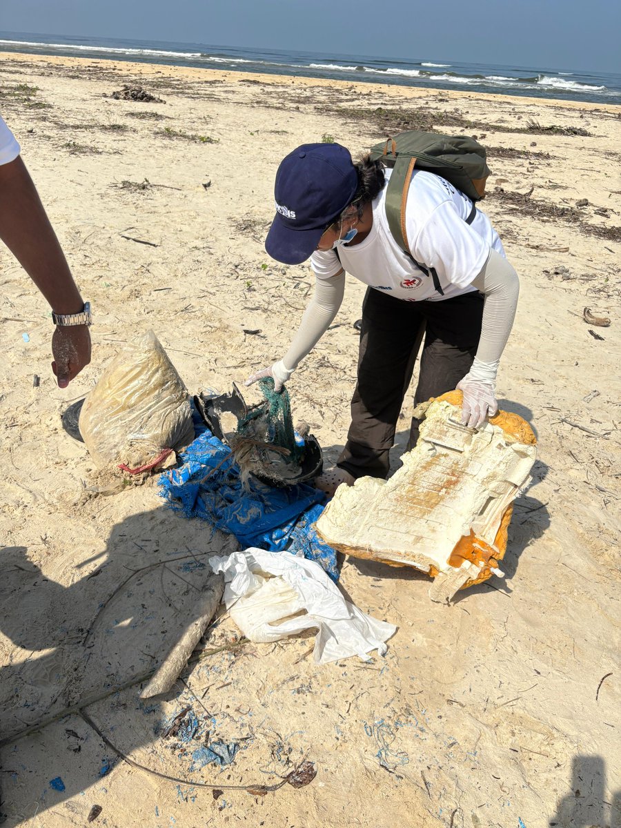 AnjaliTamrakar5's tweet image. Joined the BeachCleaningProgram2025 at Delta Beach, Kodi Bengare (Udupi).
Our team worked together to clear marine litter &amp;amp; protect our coast. Every effort counts towards a cleaner, healthier ocean!udupi

#OurCoastOurResponsibility #OceanConservation #CleanCoast
