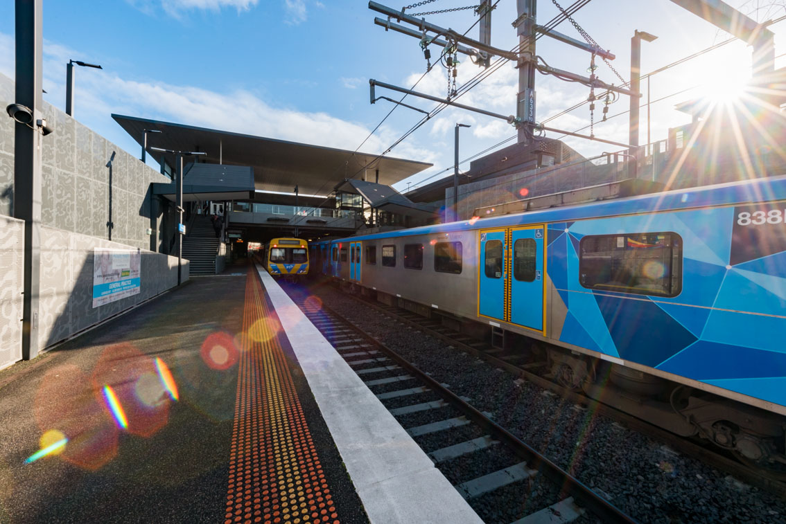 👋 Say hey to Main Road!

🥳 We removed the level crossing at Main Road, St Albans in 2016.

🚉 The level crossing was removed at the same time as Furlong Road, with new stations built at Ginifer and St Albans.

➡️ Learn more: bit.ly/45gx3Xg