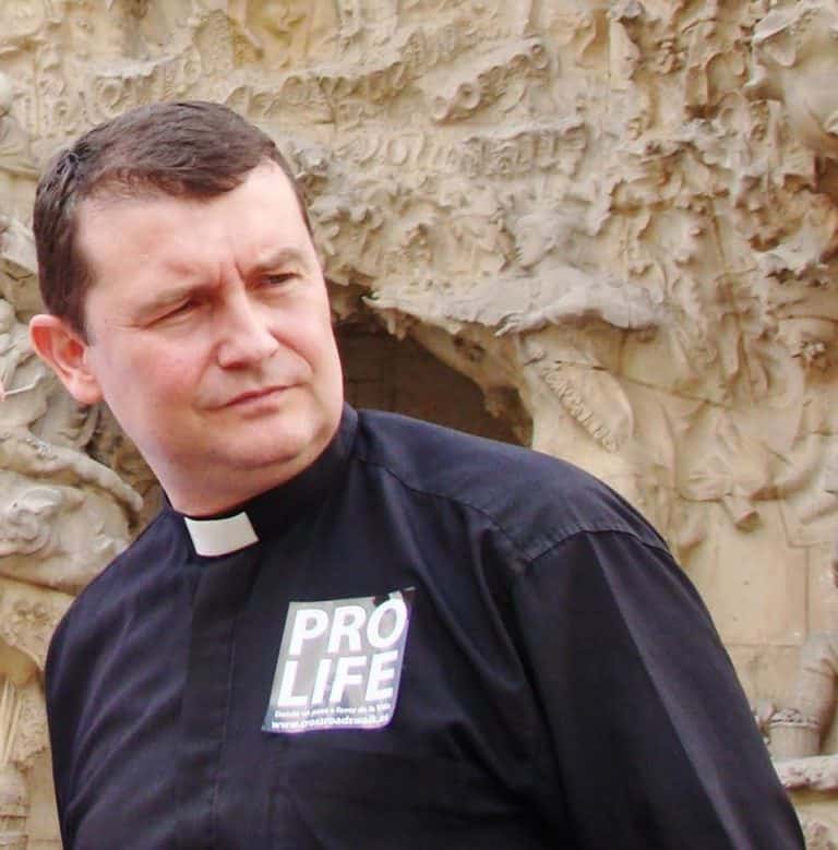 RequeteDelRey's tweet image. 1 de octubre, juicio contra el sacerdote padre Custodio Ballester, sacerdote de la Archidiócesis de Barcelona, para quien piden tres años de cárcel por decir la verdad.
Había escrito un artículo expresando sus dudas, compartidas por todos, sobre si el islamismo radical admite…