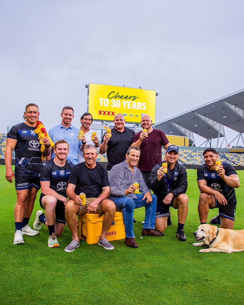 Cheers to 30 years of footy &amp; friends that turn into family 🍻🫶