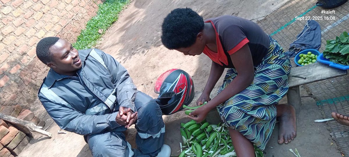 NutritionistKD's tweet image. Returned at the hospital at 630pm from the Communities of Kanungu with Dan Alex a Community Nurse @BwindiHospital.

We explored 3 villages, visited 10 at risk families, referred 2, found 2 cured of Malnutrition after 1 months discharge and offered Nutrition Education to…