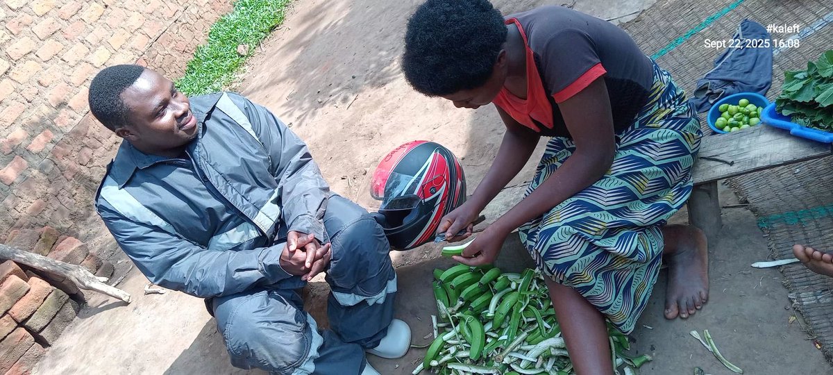 NutritionistKD's tweet image. Returned at the hospital at 630pm from the Communities of Kanungu with Dan Alex a Community Nurse @BwindiHospital.

We explored 3 villages, visited 10 at risk families, referred 2, found 2 cured of Malnutrition after 1 months discharge and offered Nutrition Education to…