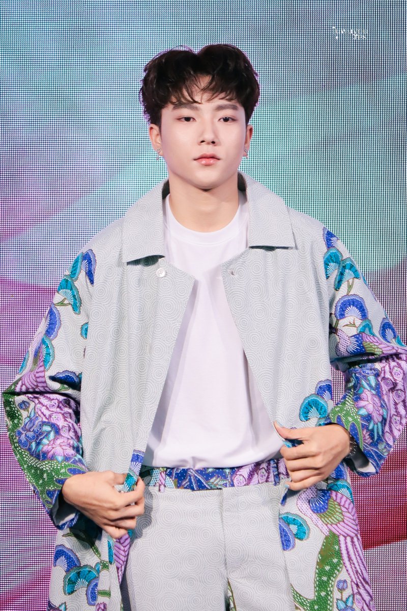 iuwuyoujps's tweet image. (20250923) 

คีย์เวิร์ด พี่นายแบบ พี่ดารา😻✨️

— 
PEANUT Mini Fashion Show
#ppeanutp #SuperThai
#DIPROM #FashionAlliance