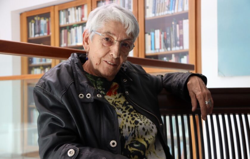 Avui a les 20h a <a href="/LaSetmana/">La Setmana</a> un recital que promet. La poeta mallorquina Antonina Canyelles dirà poemes del seu últim llibre, 'Xampú xampany' (<a href="/ed_Lapislatzuli/">Lapislàtzuli Editorial</a>), que <a href="/jaumecladeera/">jaume</a> ha llegit aquí: nuvol.com/llibres/de-ver…