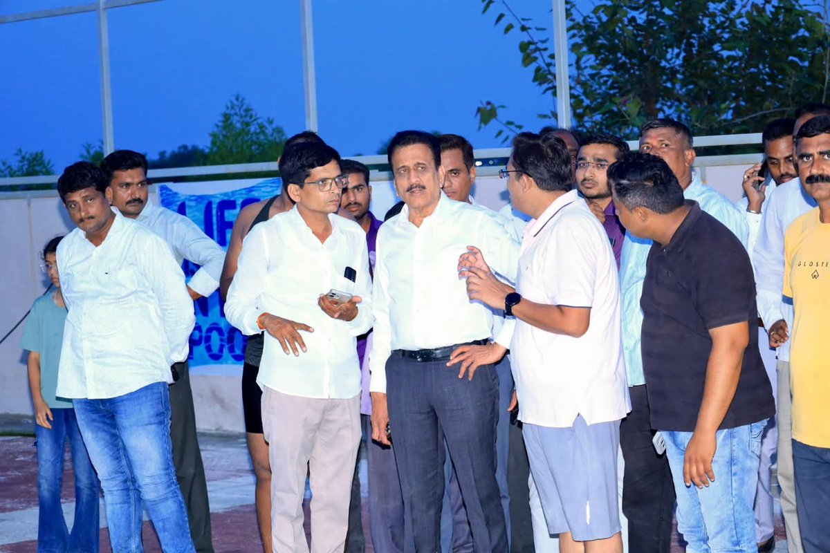 CouncilJamner's tweet photo. दि. २०/०९/२०२५ रोजी मा. ना. श्री गिरीशजी महाजन यांनी जामनेर नगर परिषदेमार्फत उभारलेल्या भव्य जलतरण तलावाची पाहणी केली.

यावेळी त्यांनी हा प्रकल्प युवा पिढीसाठी एक मोठे स्वप्न असून, यामुळे शहरातील क्रीडा संस्कृतीला नवीन ऊर्जा मिळेल असा आशावाद व्यक्त केला. https://t.co/p9SO8i4TCG