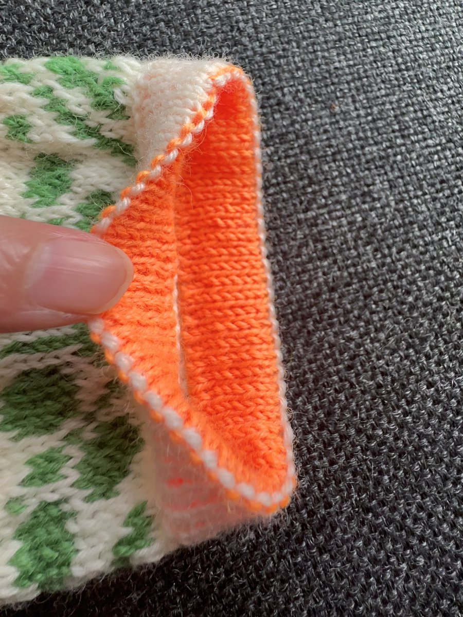 白ベースでちょっと透かすのもよいなー♡
ネオンオレンジ、めちゃいい！