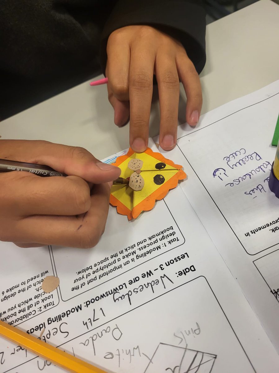 lawnswoodschool's tweet image. Y7 students have been designing & making animal-themed bookmarks in #DesignTechnology - don't they look wild! #design