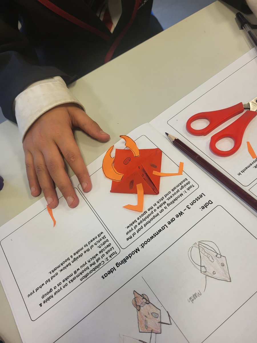 lawnswoodschool's tweet image. Y7 students have been designing & making animal-themed bookmarks in #DesignTechnology - don't they look wild! #design