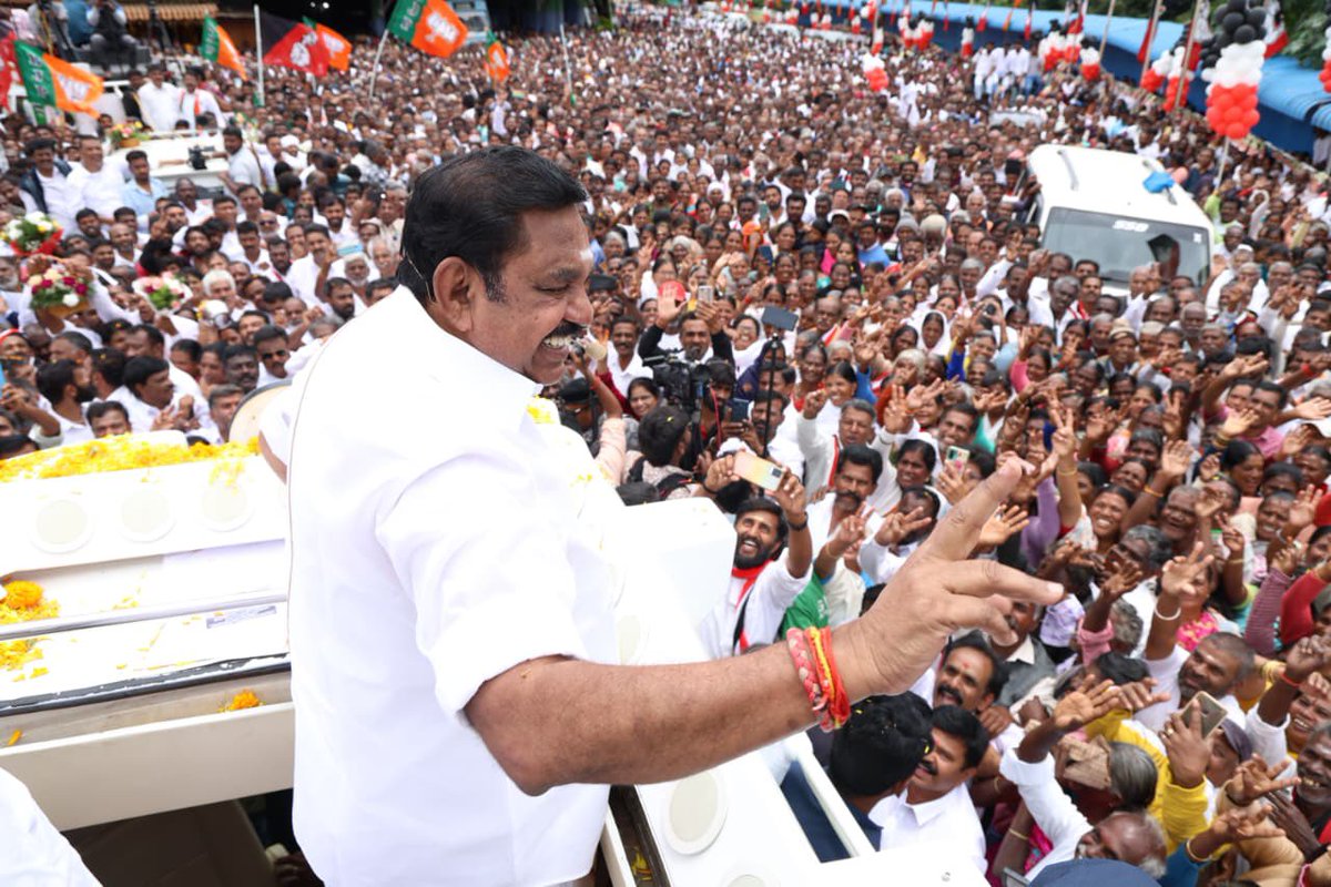 AIADMKITWINGOFL's tweet image. குன்னூர் சட்டமன்ற தொகுதிகளில் கழகப் பொதுச்செயலாளர் புரட்சித் தமிழர் @EPSTamilNadu அவர்களின்
#புரட்சித்தமிழரின்_எழுச்சிப்பயணம் 
#மக்களைக்_காப்போம்
#தமிழகத்தை_மீட்போம்