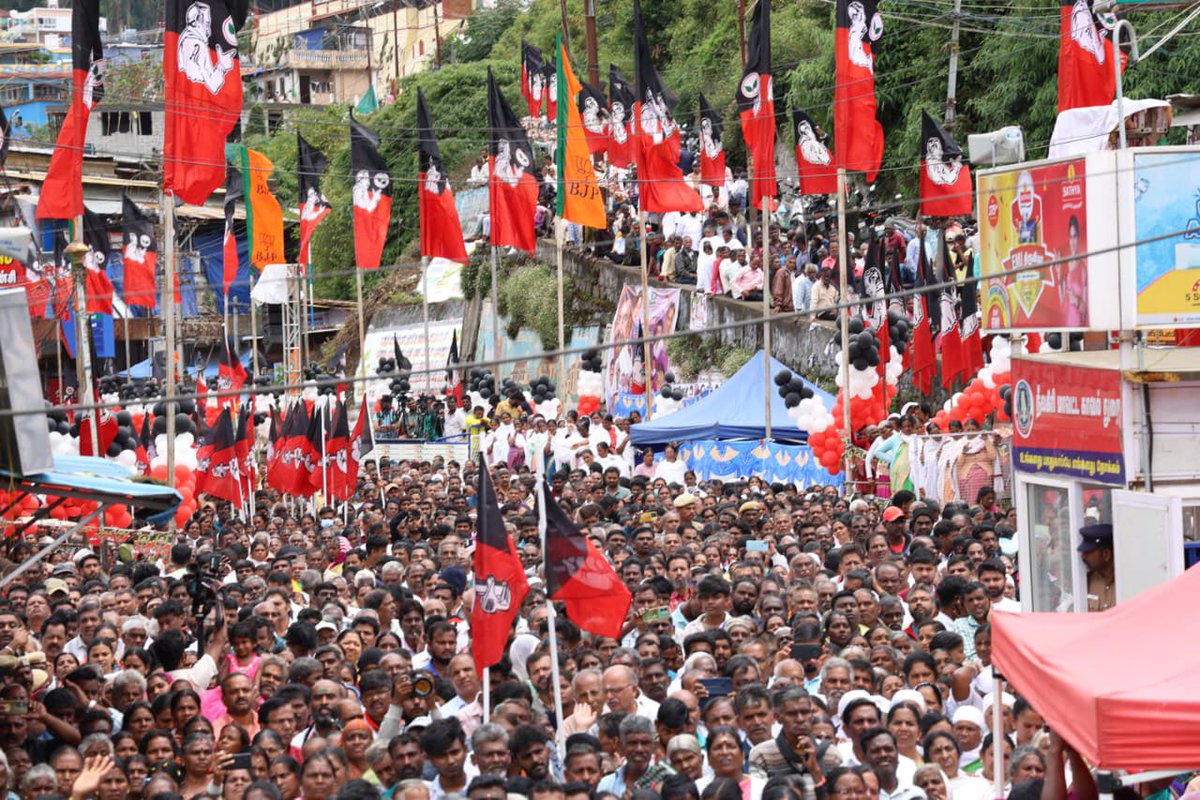 AIADMKITWINGOFL's tweet image. குன்னூர் சட்டமன்ற தொகுதிகளில் கழகப் பொதுச்செயலாளர் புரட்சித் தமிழர் @EPSTamilNadu அவர்களின்
#புரட்சித்தமிழரின்_எழுச்சிப்பயணம் 
#மக்களைக்_காப்போம்
#தமிழகத்தை_மீட்போம்
