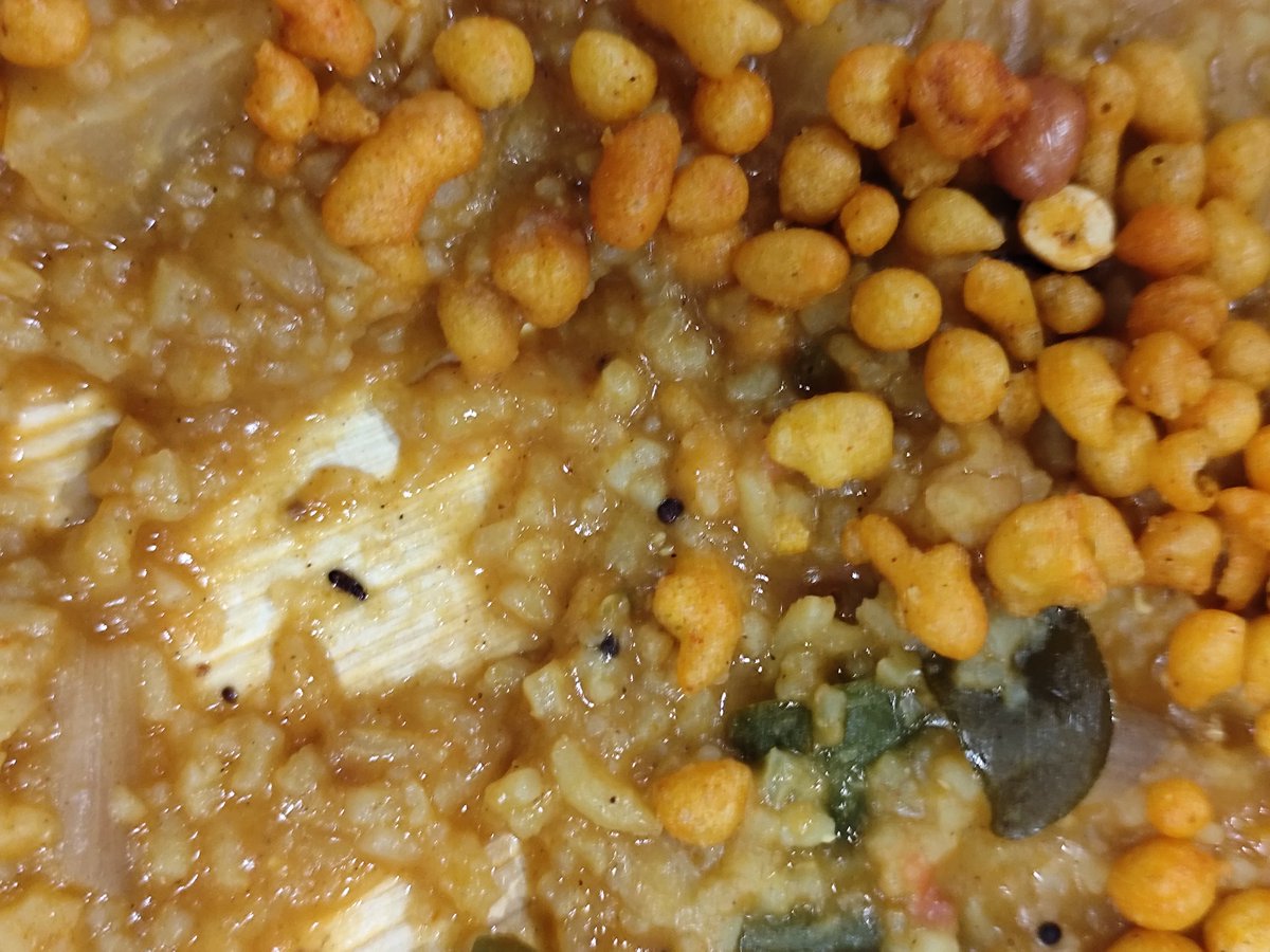 WMRuksana's tweet image. I bought a bisibelabath from Hatti Kaapi at Aster CMI Hospital, Sahakar Nagar.
When I raised the issue with the staff, they dismissed it by saying it was just jeera and asked me to eat it.
This kind of response is unacceptable—we expect good quality food.
@hatti_kaapi
#hattikaapi