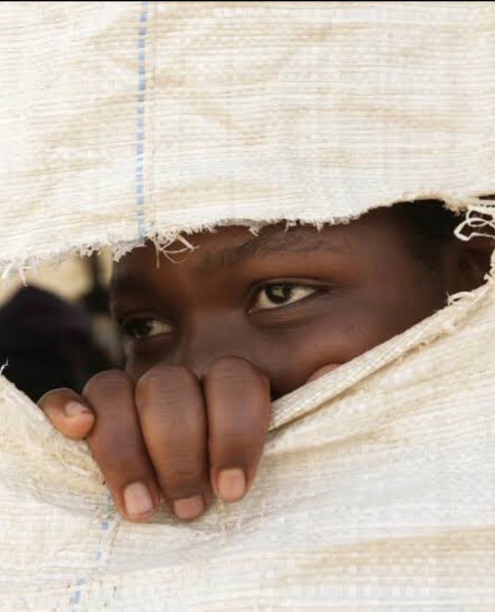 Soweto United fans, after making 25 signings, watching Mamelodi Sundowns receiving just two European quality players at Kloorkop.
#BetwayPrem 
#MamelodiSundowns
#WelcomHomeNuno