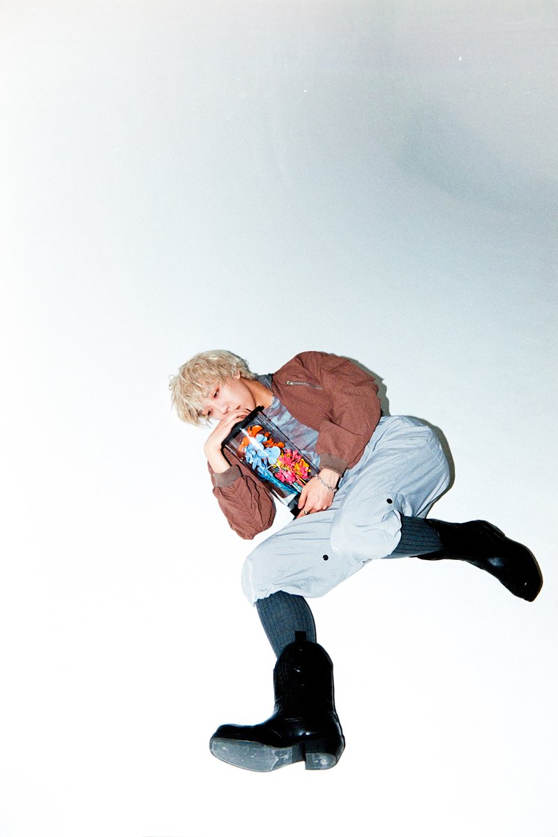 jwave_2019's tweet image. 今夜、9/23(火)18時〜On Air
BMSGアーティストが集結する #jwave スペシャル番組📻

#BEFIRST #MAZZEL #HANA リレーコメント💬

#AileTheShota×#SHUNTO メディア初対談🎙 

#ShowMinorSavage＆ #REIKO×#KAIRYU スタジオLIVE🎹

#SKYHI×#STARGLOW ラジオ初出演✨

#radiko 
🎧radiko.jp/share/?sid=FMJ…