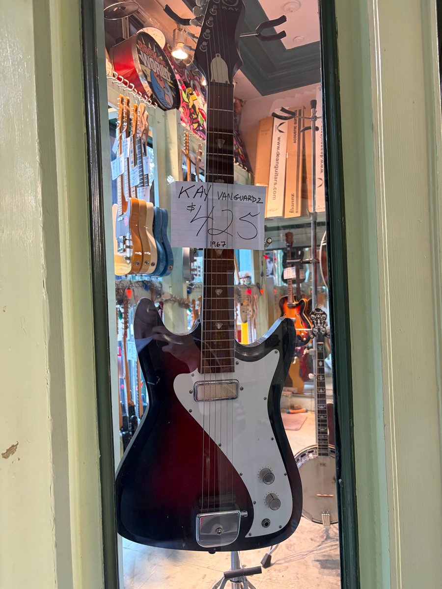 [💬] Theo on fromm about his first day in New York 🗽

He went out to eat Indian food with Jiung and their manager. Close by there was a guitar shop, so of course he had to stop by. He bought a new guitar strap (tried to keep it a surprise but you can see in the mirror pic 🤭😭)