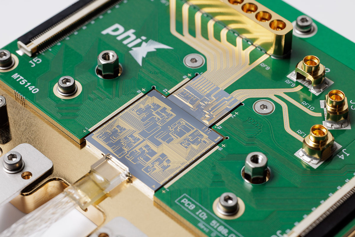 PHIX_Photonics's tweet image. 𝐍𝐞𝐰 𝐛𝐥𝐨𝐠!
Bringing integrated #photonics from lab to market needs early focus on #manufacturability. Adding production tolerances to the #powerbudget helps balance performance, cost, and scalability.

➤ Read more: phix.com/power-budgetin…