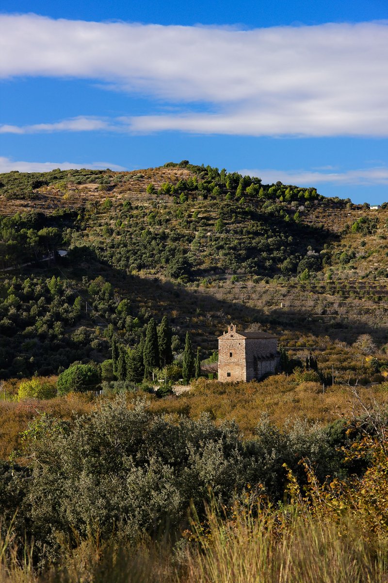 💘Mai no ens cansem d'admirar les boniques formes i les delicioses localitzacions de les ermites de la comarca⛪

Son, a més a més, edificacions d'una gran bellesa i construïdes, sovint en llocs impressionants⛰️
 
🏃Veniu a conèixer-les!

#muntanyescd #baixcamp #costadauradatur