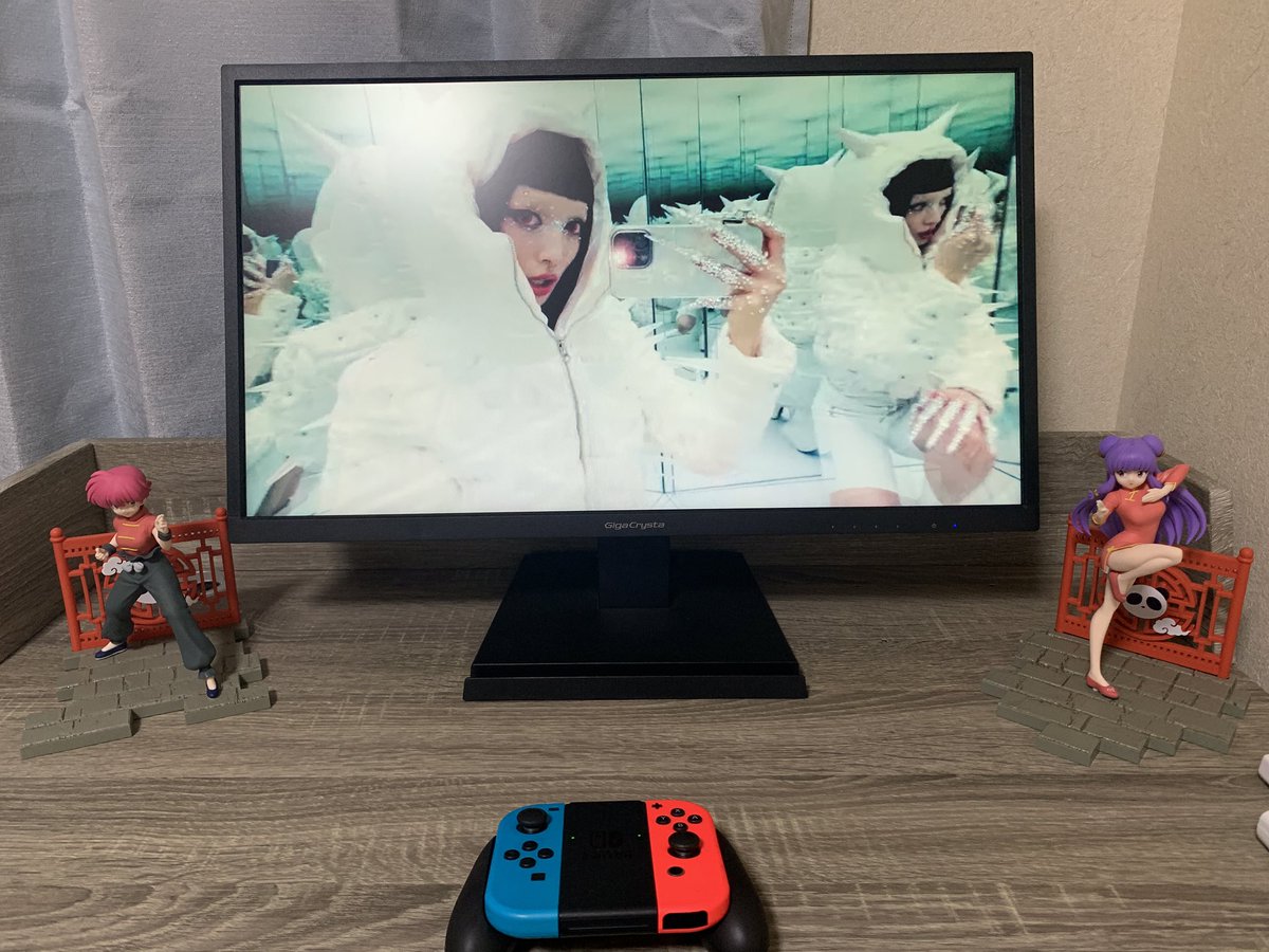 昨日からお引越しをしまして、無事最高の部屋が完成いたしやした😎😎😎