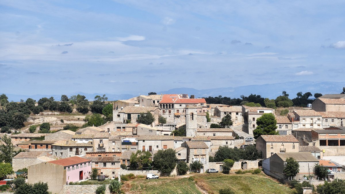 Passejant per la #festamajor de Viver de Segarra #bonatarda
ℹ️ visit.somsegarra.cat/ca/city/viver-…