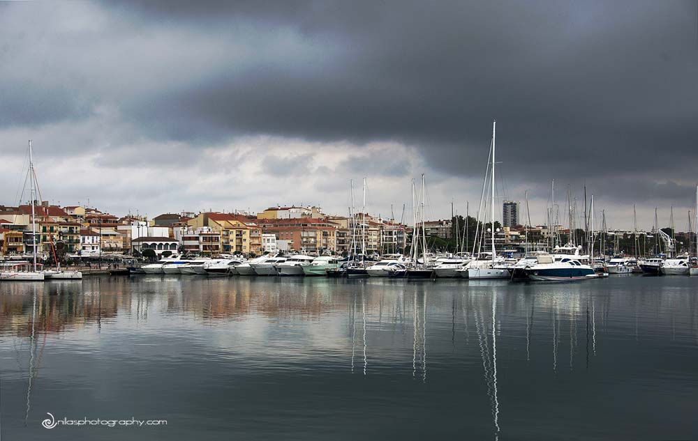 Spanish Glimpses imageearthtravel.com/2025/09/23/spa… via @nillasphotos 
#Barcelona #Spain #Cambrils #Tarragona #Valencia #photography #travelwriter