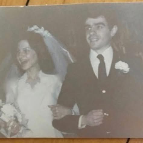 valhattan's tweet image. my wedding photo has faded ~ 1986 🥀💞    #souvenir #memory #mongrandamour